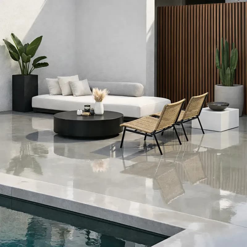 Swimming Pools gloss light-grey finish